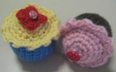 crocheted cupcakes